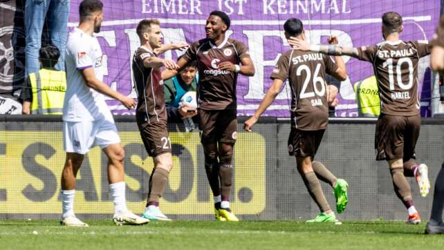 Nach 13 Jahren: FC St. Pauli steigt in die Bundesliga auf